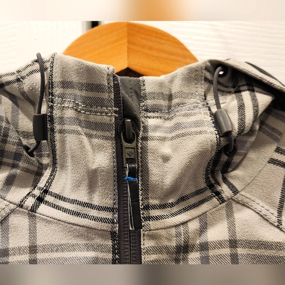 Women's Columbia Omi-Heat Spring/Fall Rain Jacket. - Picture 4 of 12